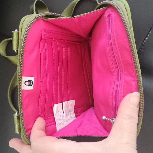 Baggallini travel crossbody - Picture 2 of 8